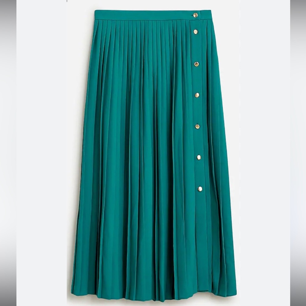 ISO Pleated skirt with gold buttons